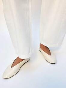 Cream White Glossy Ballet Shoes, Minimalist V-Cut Split Toe Stitching Slip-On Commuter Shoes - Beige - View 4