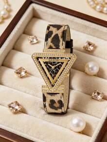 Jam Tangan Mewah Wanita Guess GW0504L3, Casing Emas Mawar, Tali Silikon Merah Muda, Multifungsi, Tahan Air - Emas - View 2