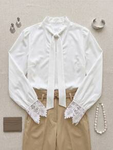 Women's White Blouse With Bow Neckline And Contrasting Lace Cuffs, Elegant Long-Sleeve Blouse With Puff Sleeves And Knot Detail, Regular Fit. - 米白色 - 查看 3