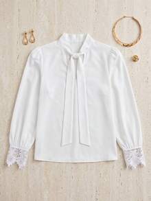 Women's White Blouse With Bow Neckline And Contrasting Lace Cuffs, Elegant Long-Sleeve Blouse With Puff Sleeves And Knot Detail, Regular Fit. - 米白色 - 查看 1