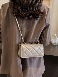 Mini New Diamond Quilted Chain Handbag, Simple Design Crossbody Bag, Commuter Shoulder Bag - Light Grey - View 4