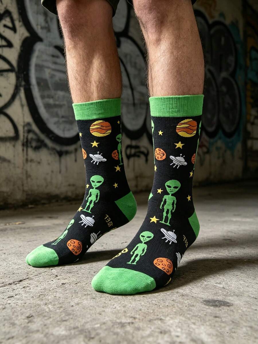 1 Pair Men's Funny Alien Space Pattern Mid-Calf Socks, Personalized Streetwear Creative Fashion Eye-Catching Socks - Multicolor - View 1