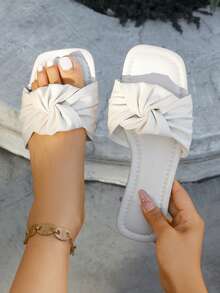Sandalias de mujer de unicolor nuevas para el verano, diseño de parte superior retorcida y fruncida, punta cuadrada y abierta, sandalias planas de mujer, sandalias planas de cuero PU con suela gruesa, sandalias blancas de punta cuadrada para mujer de verano, minimalistas, elegantes, cómodas y versátiles, zapatos casuales de verano para exteriores, hogar, playa, vacaciones, oficina, se pueden combinar con varios atuendos de verano, sandalias de mujer - Blanco - Ver 2