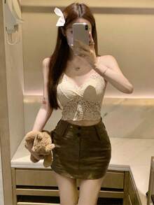 性感蕾絲V領吊帶上衣，附胸墊杯，短版修身顯身材，休閒背後設計 - 杏色 - 查看 5