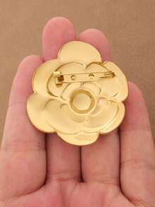 SUPBORA 1pc Gold/Silver Floral Brooch, Vintage Metal Camellia Rose Daisy Bow Flower Lapel Pin, Elegant Minimalist Suit Jacket Dress Decoration Jewelry, Women's Style - Gold and Silver - View 3