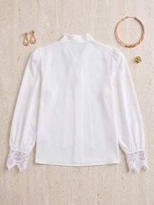 Women's White Blouse With Bow Neckline And Contrasting Lace Cuffs, Elegant Long-Sleeve Blouse With Puff Sleeves And Knot Detail, Regular Fit. - 米白色 - 查看 2