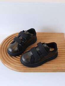 زوج واحد من أحذية الأطفال بنمط خلية النحل باللون الأسود والذهبي، أحذية رياضية عصرية متعددة الاستخدامات للروضة - الأسود - مشاهدة 1