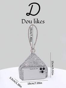 Dou Likes 閃耀三角包，獨特三角 3D 輪廓，簡約出眾且辨識度高，飾以細緻閃爍材質，搭配同色系全水鑽手柄與腕帶，在光線下璀璨閃耀，適合晚宴、婚禮、生日宴等正式場合，亦可日常配戴或逛店提升氛圍，完美掌控場景，輕鬆成為目光焦點 - 銀色 - 查看 5