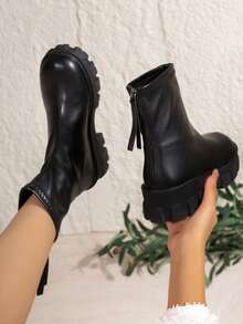 Bottes noires à bout rond et semelle épaisse avec fermeture éclair à l'arrière pour femmes, bottes polyvalentes automne/hiver 2026, bottes classiques pour femmes - Noir - Voir 3