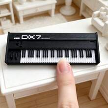 Miniature Realistic Electronic Keyboard Model, Miniature Furniture Decor Model Suitable For 1:12 Scale Dollhouse, Perfect Collectible And Holiday Gift, Figurine Ornament - 1PC - View 4