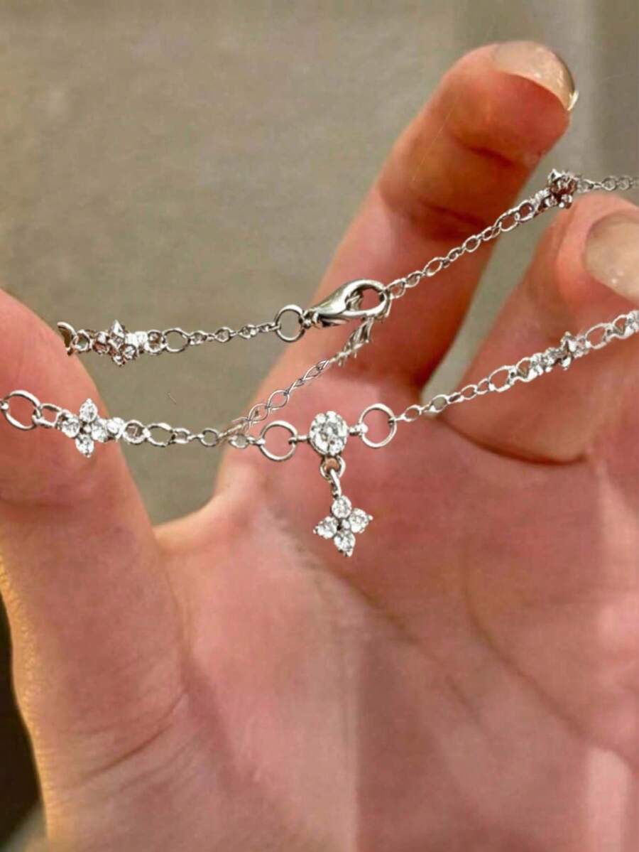 1件時尚奢華四葉草吊墜優雅女款手鍊，日常與約會配飾 - 銀色 - 查看 1