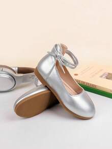 1 Pair New Solid Color Fashion Girls Children's Hook And Loop Flat Shoes, Comfortable And Durable, Suitable For Outdoor Wear, Suitable For Spring, Summer And Autumn - Silver - View 9