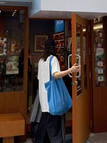 日韓風 Ins 花卉拼接刺繡女款大容量通勤逛街日常購物帆布托特包，小眾設計腋下單肩手提包 - 藏蓝色 - 查看 6