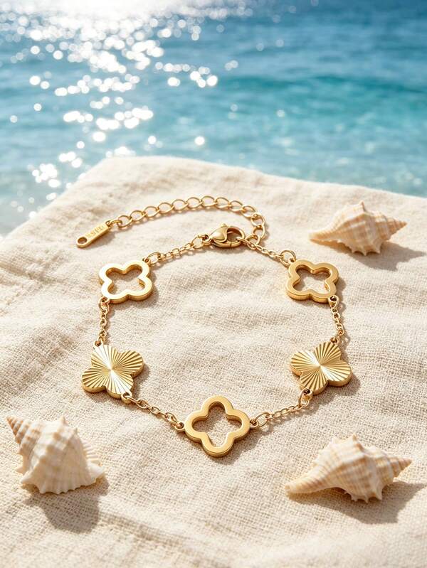 Light Luxury Hollow Clover Bracelet For Women, Lucky Clover Hand Jewelry, Hollow Clover Combined With 3D Radial Floral Leaf Design, European And American Ins Viral Hot-Selling Jewelry, Simple And Versatile, Suitable For Daily Commute, Beach Vacation, Date Outing, Perfect For Gift Or Personal Use