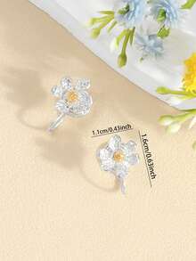 1 Pair Sweet Silver Floral Ear Clips, Spiral Disc Ear Clips, Women's Flower Earrings, Delicate & Versatile - Silver - View 2