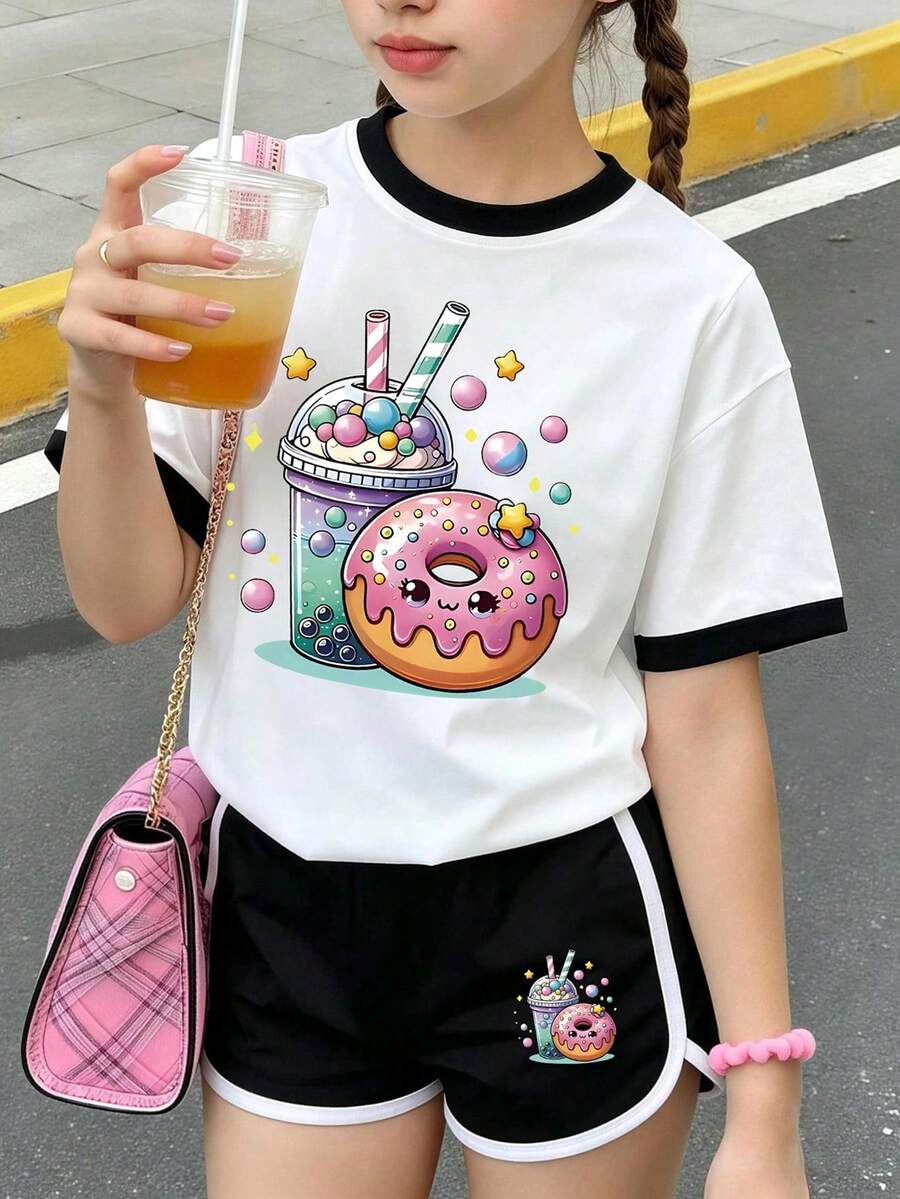 Ensemble T-shirt à manches courtes et short de sport avec imprimé thé au lait & donut pour fille préadolescente, convient pour l'été et l'automne, style campus, tenue de rentrée scolaire - Noir et Blanc - Voir 1