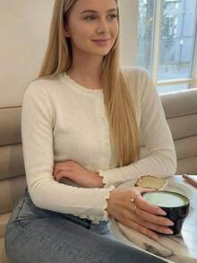 女士夏秋镂空单排扣长袖开衫，荷叶边装饰，法式复古，简约性感，温柔风格，适合通勤、办公、日常约会、度假、空调房、下午茶聚会等场合。 - 杏色 - 查看 2