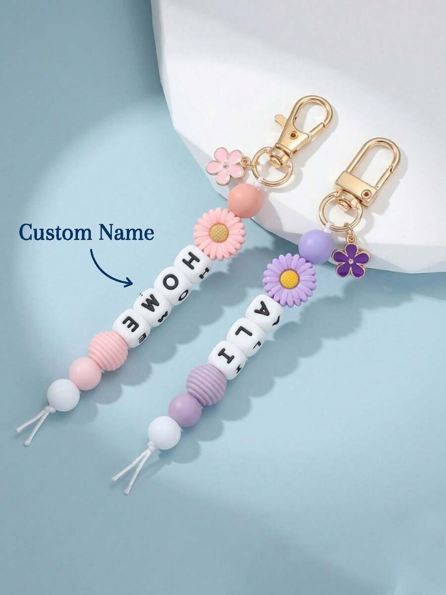 1 buah Gantungan Kunci Manik-Manik Kustom dengan Nama Pribadi dan Liontin Bunga Daisy, Hiasan Bunga Lucu dan Aksesori Gantungan Kunci, Hadiah Natal, Hadiah Hari Valentine, Hadiah Hari Ibu, Hadiah Kembali ke Sekolah yang Sempurna - Bunga daisy hadir dalam berbagai warna. - View 1