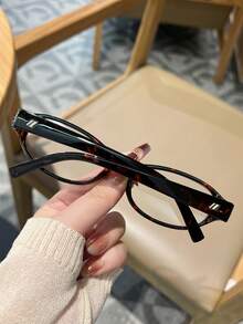 1PC Women's New Small Oval Frame Plain Lens Glasses, Vintage Style, Face-Flattering, Fashionable & Versatile, Suitable For Daily Wear, Home, Selfies, Commuting, Online, Office, Computer, Phone, Reading, Gaming - Clear - View 5