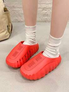 GAISIMA Men's Contrast Color Hollow Breathable Thick Sole Slide Sandals, Unisex Perforated Street Style Height-Increasing Slippers, Suitable For Summer Outdoor, Daily, Bathroom Wear - Red - View 7