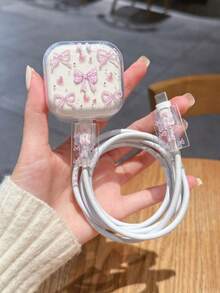 3入粉色蝴蝶結英國標準18W充電器保護殼，適用學生、通勤、居家、短途旅行，全方位覆蓋使用場景，相容Apple英國標準18W/20W快充，送給好友的夢幻數位禮物 - 粉緞心事 - 查看 9