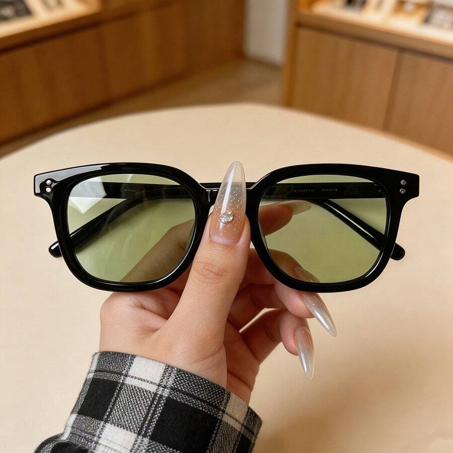 A Green Unisex Stylish Classic Sunglasses Square Frame UV Protection Sunshade Sunglasses - Green - View 1