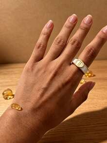 Vintage Pig Nose D Double Drop Oil Wide Band Ring For Women, Luxury High-End Ring, Classic Double D Letter Design, 3 Colors Available, Minimalist Versatile Commuter Jewelry, European And American Ins Style Niche Accessory, Textured Gold-Edged Enamel Craftsmanship, Suitable For Daily Wear, Parties, Couple Gifts, Layering Piece, Fashionable Elegant Women's Jewelry - Double D Drop Ring - View 8