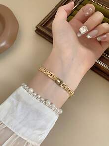 1件女款優雅金色手鍊手錶，小巧耐用時尚方形錶盤，迷人禮物，適合日常佩戴 - 金色 - 查看 5