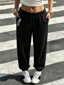 女款字母印花慢跑運動束口長褲，斜口袋抽繩彈性腰頭，休閒運動長褲 - 黑色 - 查看 10