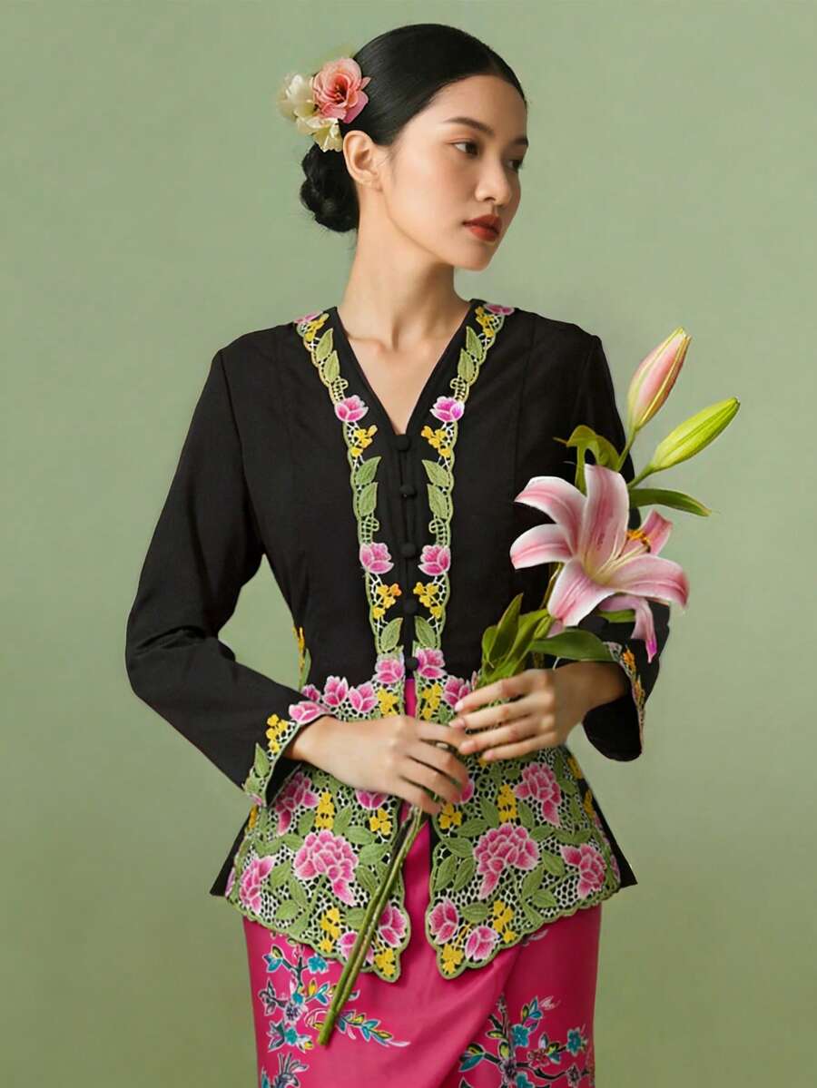 女款 Kebaya Nyonya 優雅時尚刺繡長袖上衣 - 黑色 - 查看 1