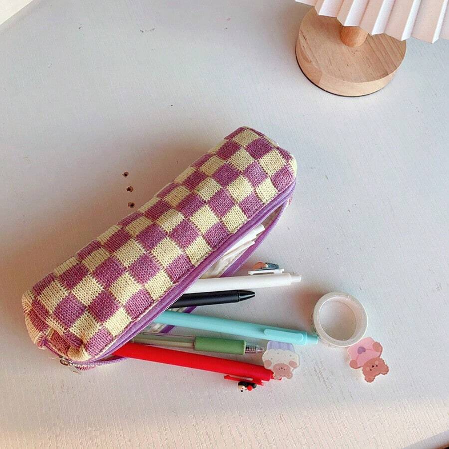 格紋拼接大容量鉛筆袋,適合學生、男孩與女孩使用。多功能鉛筆袋,可用作鉛筆袋、化妝盒、盥洗用品袋等,設計簡約,實用方便。 - 彩色 - 查看 1