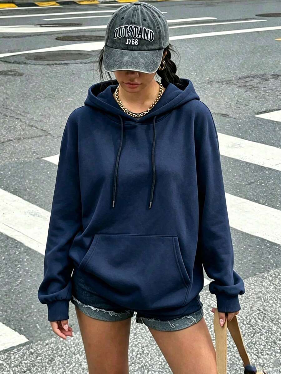 女士纯色卫衣，轻薄无绒面料，户外休闲套头衫，带抽绳连帽，柔软舒适，适合远足、日常休闲运动穿着。