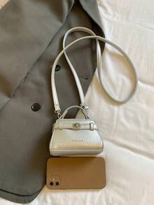 Tas Mini Lucu Terbaru dan Populer, Warna Solid Emas, Kunci Putar, Tas Kecil, Tas Kosmetik Mini Warna Solid, Tas Selempang Kecil, Tas Aksesori, Tas Gantung Dekoratif, Tas Pesta, Dompet Koin - Perak - View 13