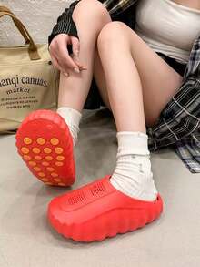 GAISIMA Men's Contrast Color Hollow Breathable Thick Sole Slide Sandals, Unisex Perforated Street Style Height-Increasing Slippers, Suitable For Summer Outdoor, Daily, Bathroom Wear - Red - View 1