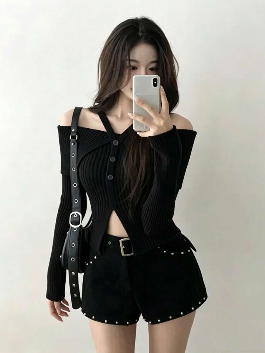Sweater Rajut Slim Fit Model Halter Neck Pendek dengan Bahu Terbuka - Hitam - View 1