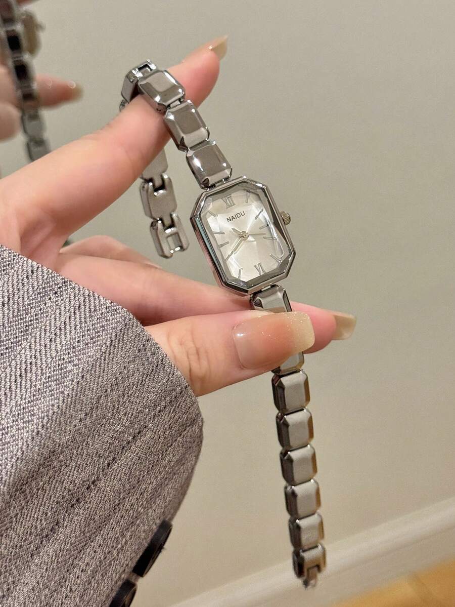 1件金色圓形女款石英手錶,精緻時尚極簡風,適合日常配戴,生日/畢業禮物,休閒聚會 - 銀色 - 查看 1