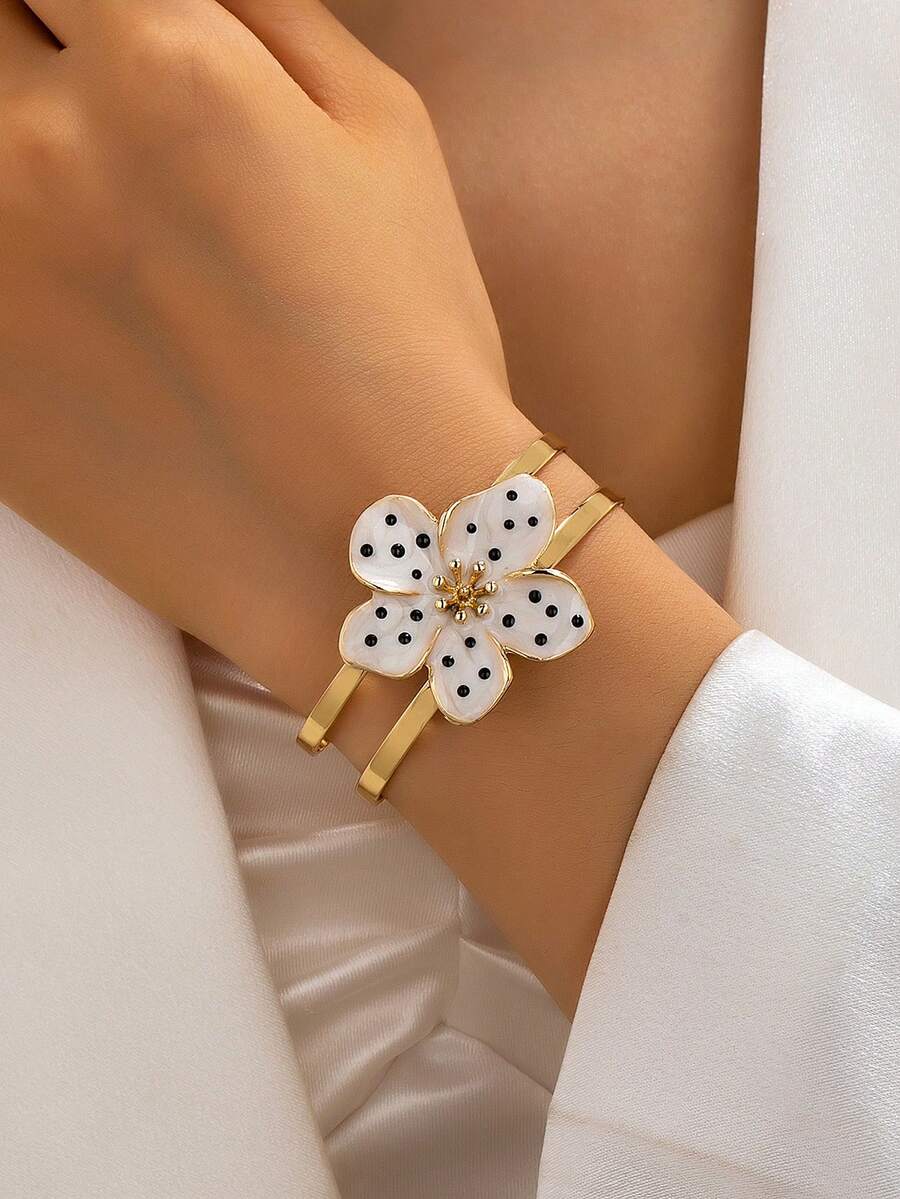1pc Fashionable Elegant Exquisite Artificial Drip Oil Pearl White & Black Polka Dot Five-Petal Flower Open Cuff Bracelet For Women, Suitable For Daily Wear And Holiday Wear, Perfect Gift Choice - White Black - View 1