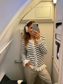Joy Knit 女款秋冬針織毛衣 時尚新款 基礎上衣 優雅條紋 休閒簡約 多鈕扣袖口 荷葉邊下擺 - 黑與白 - 查看 3
