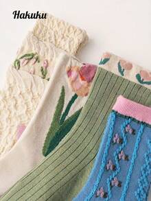 4 Pairs Random Forest Tulip Pattern Versatile Women's Slouch Socks, Mid-Calf Socks, All Season Autumn/Winter Wear, Campus Japanese Vintage Literary Style, Soft Skin-Friendly Comfortable - Multicolor - View 3