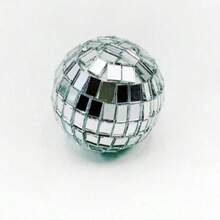 20pcs Mirror Disco Balls, Silver Reflective Glass Design, Refract Colorful Light Effects, Multiple Sizes Available, Can Be Hung Or Placed, Suitable For Party, Bar, Birthday Party, Wedding Scene Decoration, Create Retro Atmosphere, Also Can Be Used As Home Decor Ornament, Photography Prop, Atmosphere Decoration Item - Clear - View 9