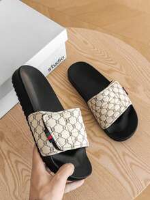 Summer Men's Casual Sandals - Thick Sole Fashion Bedroom Home Flip-Flops, Sports Plus Size Beach Sandals, Sizes 39-47 - Black and White - View 4