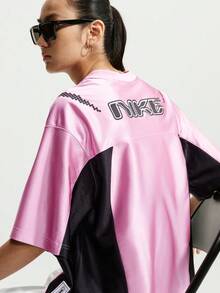 Nike Women's AS W NK STREET GFX JERSEY Short Sleeve T-Shirt Knit Collarless Short TIQ6138-621 - Tropical Pink - View 3