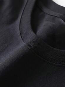 Herren T-Shirt mit weißem Hirsch-Muster - atmungsaktive Mischung mit mikro-elastischem Strickstoff, lässiges Sommer T-Shirt mit Rundhalsausschnitt - Schwarz - Übersicht 4