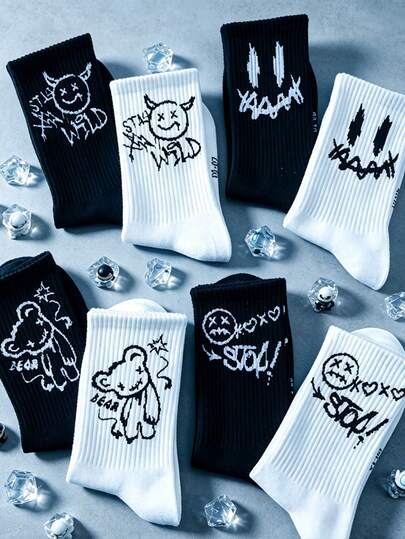 ZHIYITANG 1 Pair/5 Pairs Random Assorted Men's Crew Socks, Black & White Contrast Ghost Face Pattern Design, Creative Fashion High-Quality Breathable Moisture-Wicking Socks, Suitable For Sports, Casual, Street Style, Daily Wear