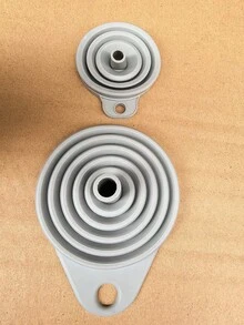 1pc Kitchen Silicone Funnel, Oil Funnel, Foldable Funnel, Portable Funnel, Random Color Foldable Kitchen Funnel, Canned Food Funnel Wide Mouth Bottle Funnel, Mini Flexible Silicone Liquid Funnel, Engine Oil Filling Funnel - View 4