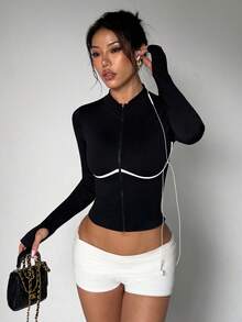 Curved Contrast Stitch Zipper Short Fitness Jacket, Slim Fit Long Sleeve Thumb Hole Sports Outerwear - Black - View 7