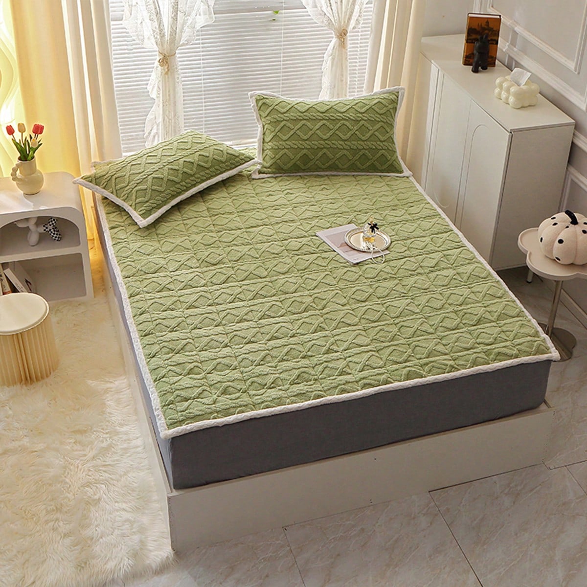 1pc Green Single Bed Mattress Pad, Taffeta Fabric Bed Protector, 1pc For Boys And Girls Dorm Bed, Bedroom Bed Protection Pad, Machine Washable