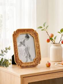 1PC Gold Rectangular Carved Resin Photo Frame, Palace Style Desktop Photo Frame, Luxury Desktop Decor Frame, Rococo Vertical Photo Frame, Art Portrait Frame, Ins Style Photo Frame, Embossed Photo Frame, Romantic Wedding Photo Frame, Craft Display Frame, Suitable For Vanity, Living Room, Bedroom, Study Soft Decoration Display Frame, Holiday Gift Photo Frame, Photography Prop Frame - 1PC - View 6