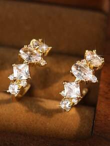 1 Pair Casual Geometric Shaped Shiny Earrings, Elegant Cubic Zirconia Inlaid, Women's Earrings, Suitable For Girls' Daily Commute, Casual Vacation, Copper Jewelry - Yellow Gold - View 3
