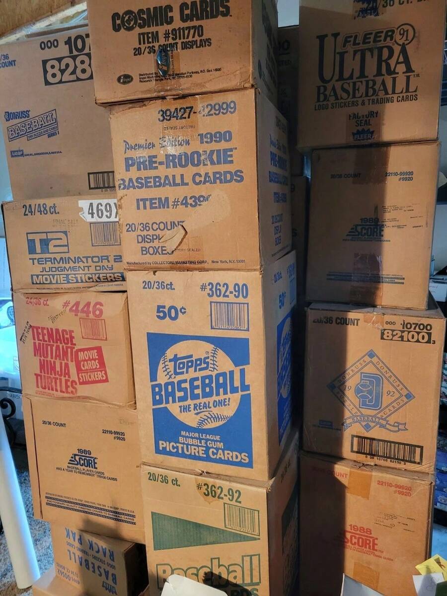 ESTATE LIQUIDATION - Lot Of 60 Vintage BASEBALL Cards In Unopened Packs - Black - View 1